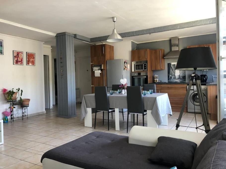 Appartement Balcon, Place De Parking, Centre Ville Valence  Dış mekan fotoğraf