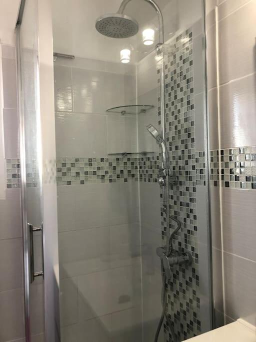 Appartement Balcon, Place De Parking, Centre Ville Valence  Dış mekan fotoğraf